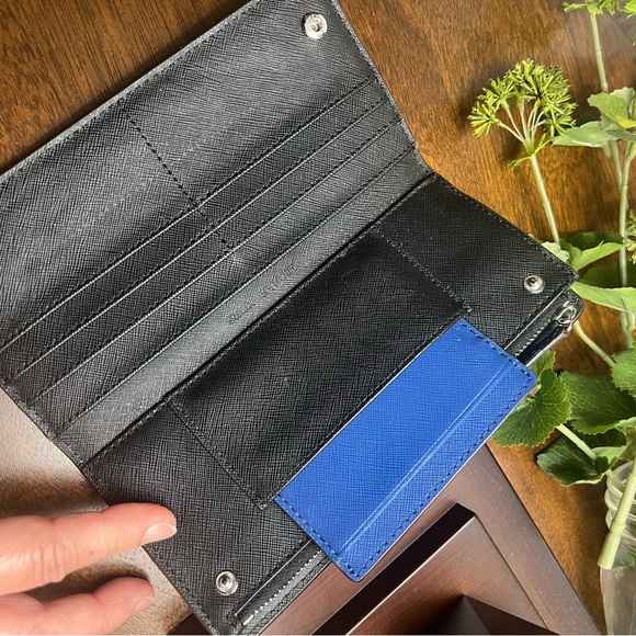 Michael Kors Blue Wallet - Picture 3 of 6